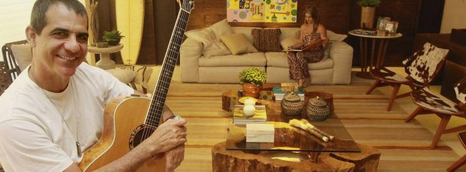 Ambiente com estrutura em madeira da Casa da família Lelys, em Busca Vida